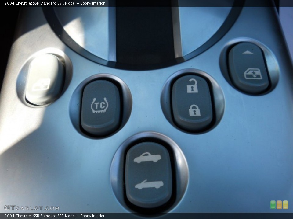 Ebony Interior Controls for the 2004 Chevrolet SSR  #53735235