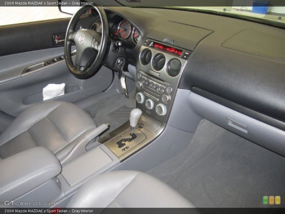 Gray Interior Photo for the 2004 Mazda MAZDA6 s Sport Sedan #53737101