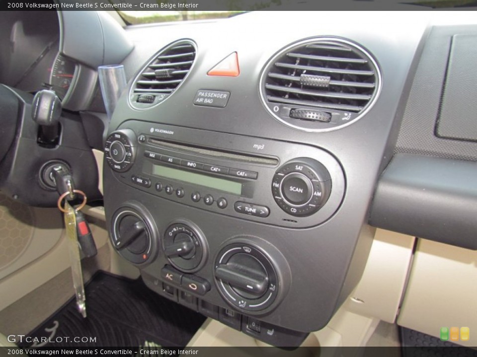 Cream Beige Interior Controls for the 2008 Volkswagen New Beetle S Convertible #53742978