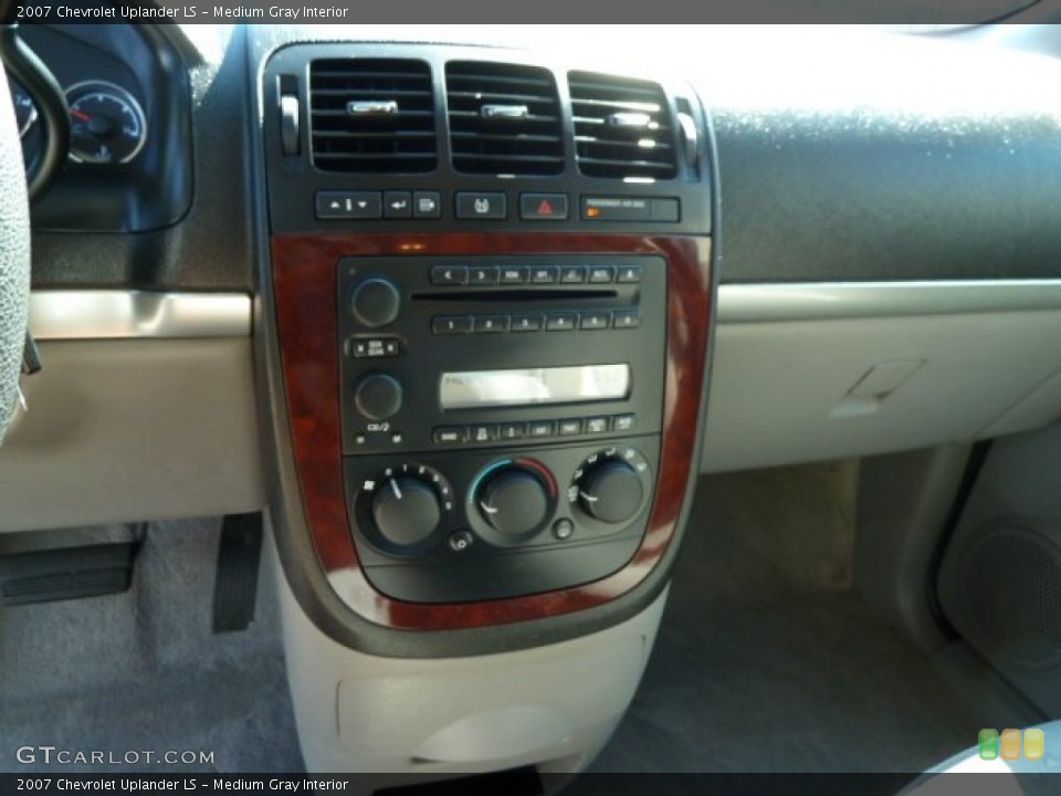 Medium Gray Interior Controls for the 2007 Chevrolet Uplander LS #53744154