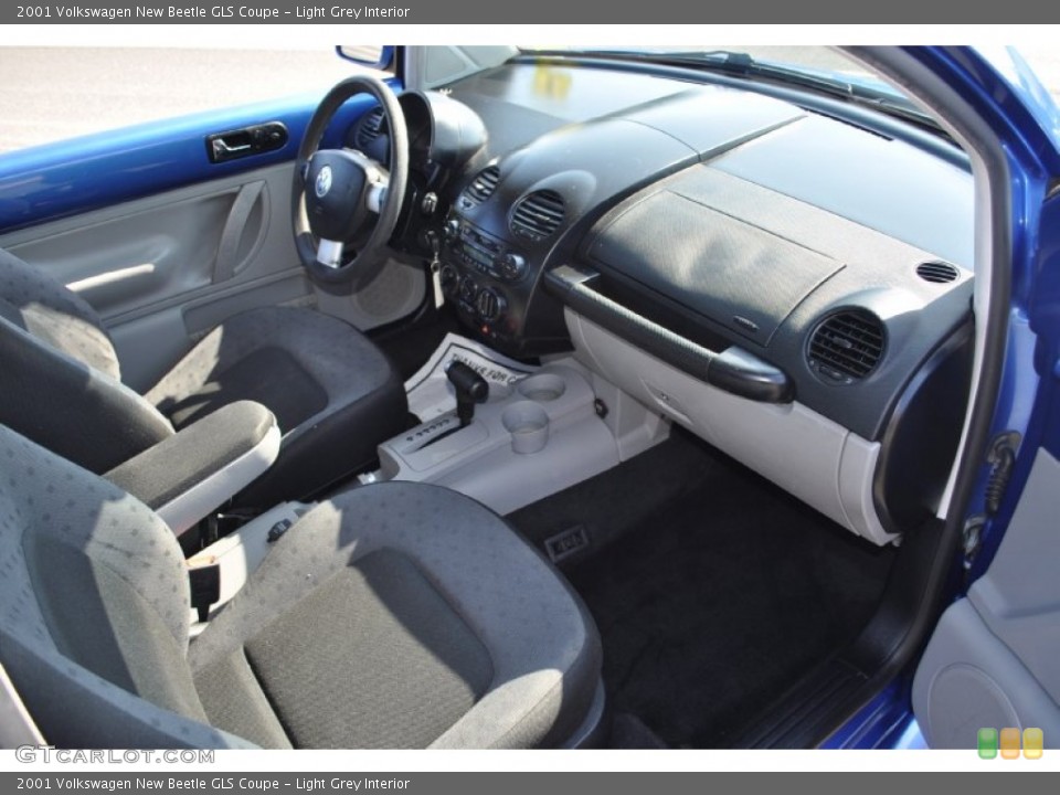 Light Grey Interior Photo for the 2001 Volkswagen New Beetle GLS Coupe #53748654