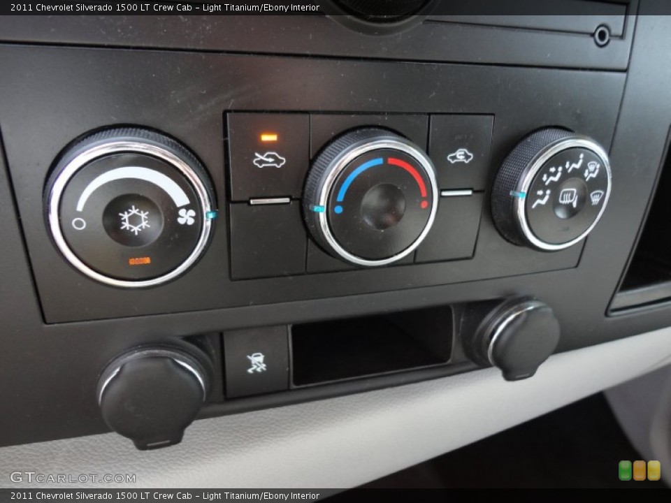 Light Titanium/Ebony Interior Controls for the 2011 Chevrolet Silverado 1500 LT Crew Cab #53762588