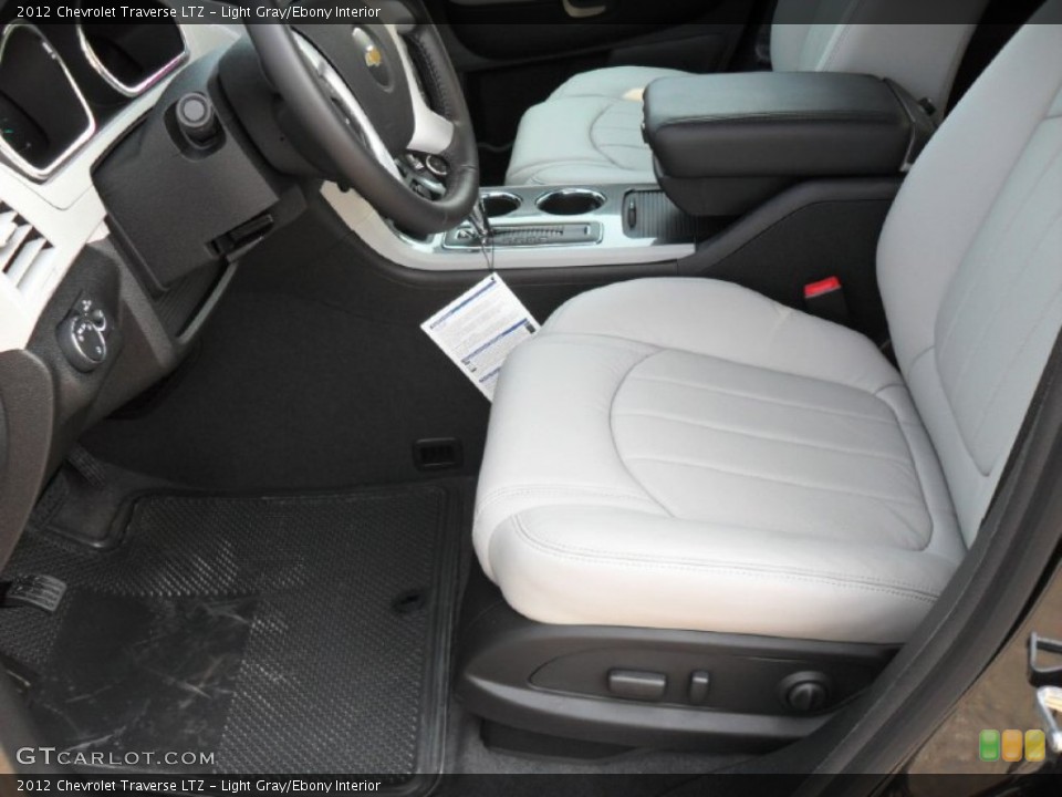 Light Gray/Ebony Interior Photo for the 2012 Chevrolet Traverse LTZ #53775094