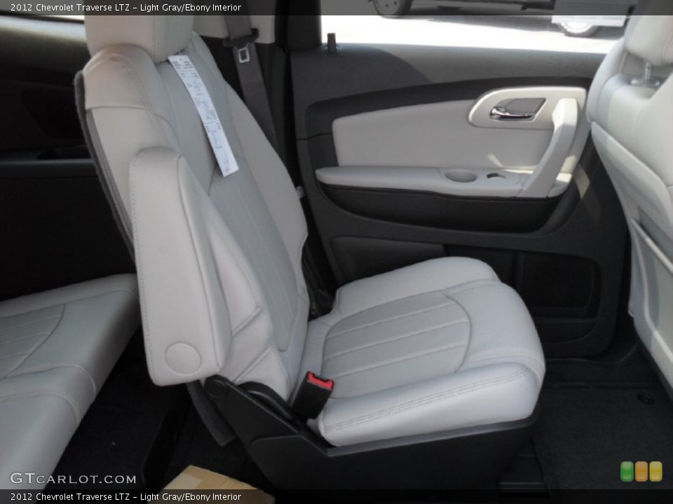 Light Gray/Ebony Interior Photo for the 2012 Chevrolet Traverse LTZ #53775186