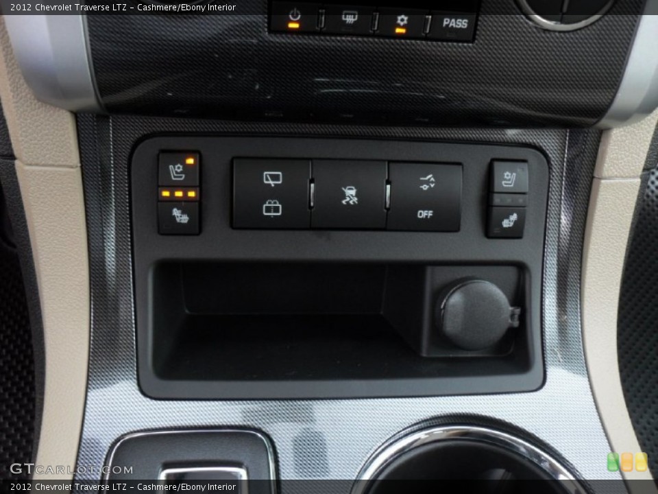 Cashmere/Ebony Interior Controls for the 2012 Chevrolet Traverse LTZ #53775507