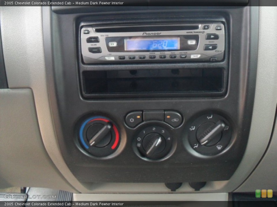 Medium Dark Pewter Interior Audio System for the 2005 Chevrolet Colorado Extended Cab #53779678