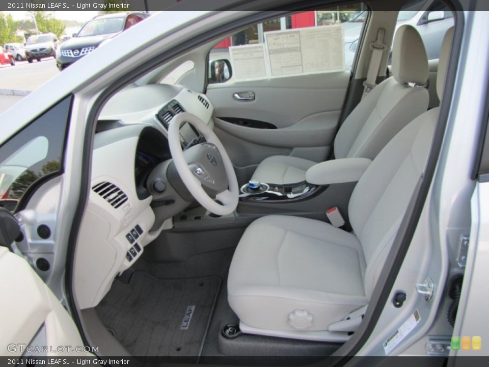 Light Gray Interior Photo for the 2011 Nissan LEAF SL #53804563