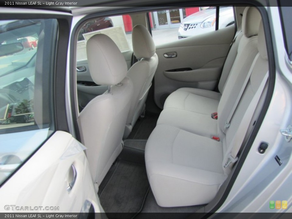 Light Gray Interior Photo for the 2011 Nissan LEAF SL #53804581