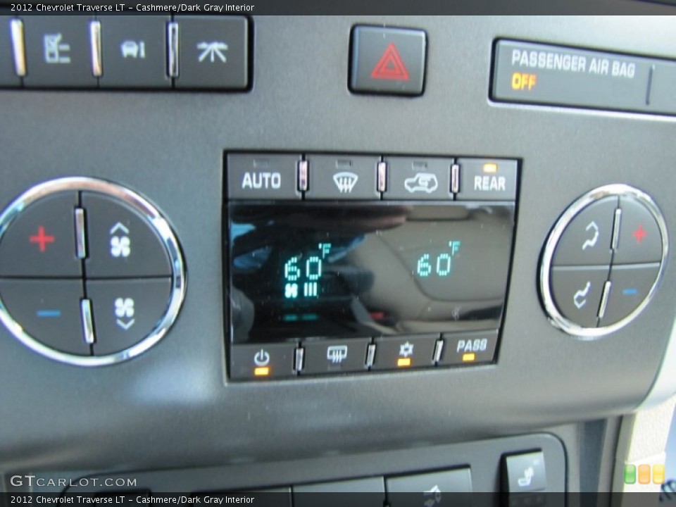 Cashmere/Dark Gray Interior Controls for the 2012 Chevrolet Traverse LT #53805505