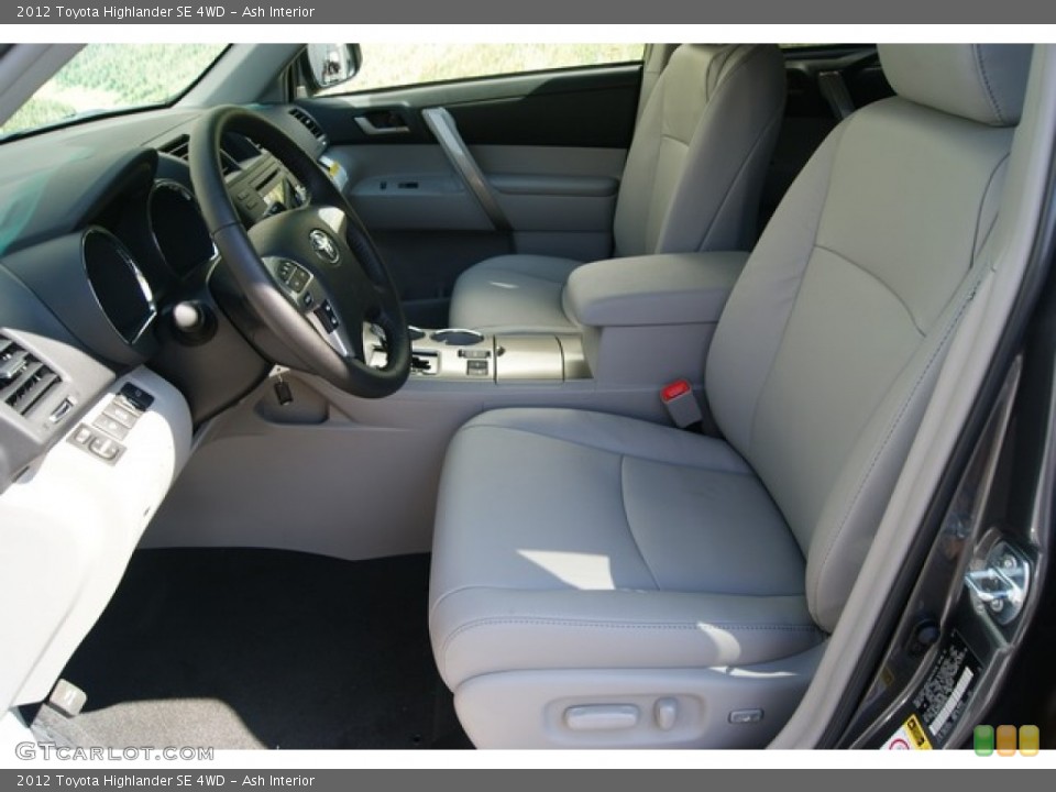Ash Interior Photo for the 2012 Toyota Highlander SE 4WD #53809702