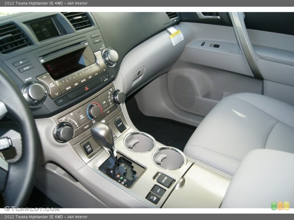 Ash Interior Controls for the 2012 Toyota Highlander SE 4WD #53809705