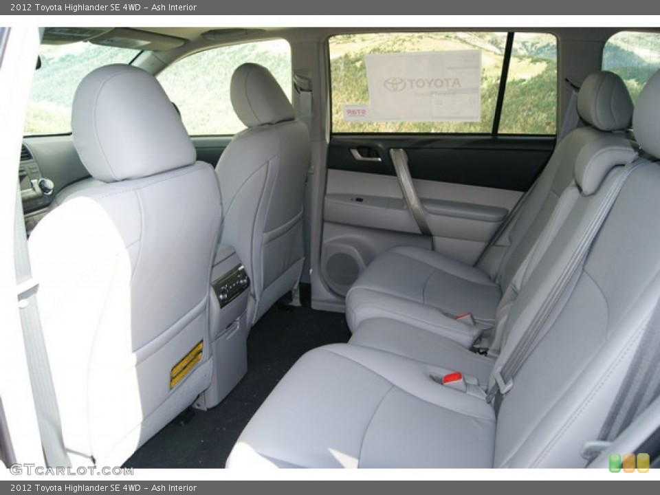 Ash Interior Photo for the 2012 Toyota Highlander SE 4WD #53809708