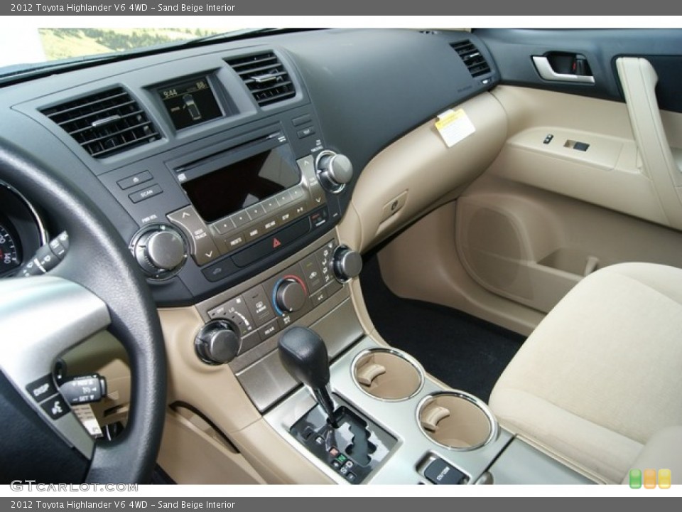 Sand Beige Interior Controls for the 2012 Toyota Highlander V6 4WD #53809798