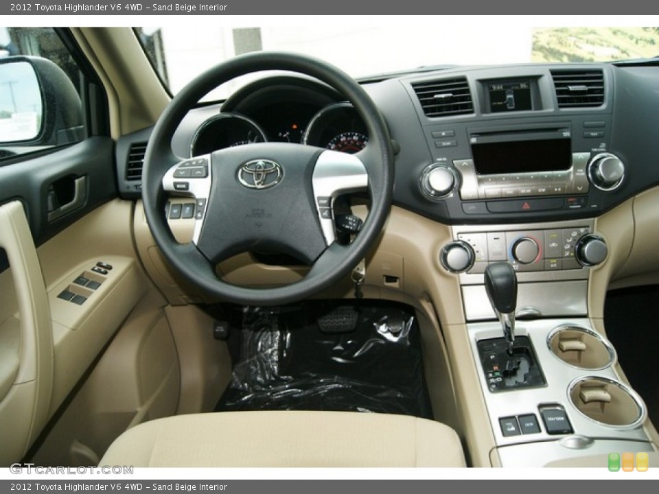 Sand Beige Interior Controls for the 2012 Toyota Highlander V6 4WD #53809810