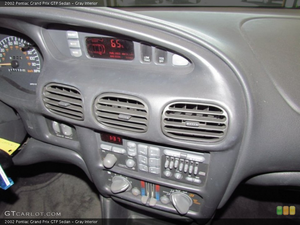 Gray Interior Controls for the 2002 Pontiac Grand Prix GTP Sedan #53816675