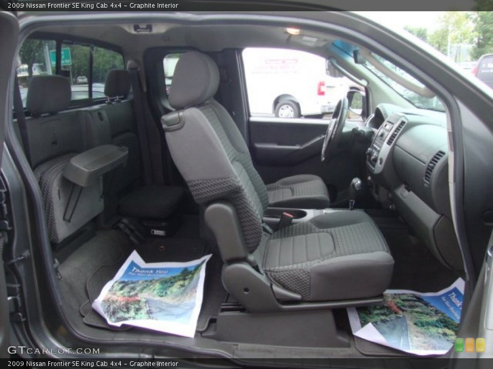 Graphite Interior Photo for the 2009 Nissan Frontier SE King Cab 4x4 #53829515