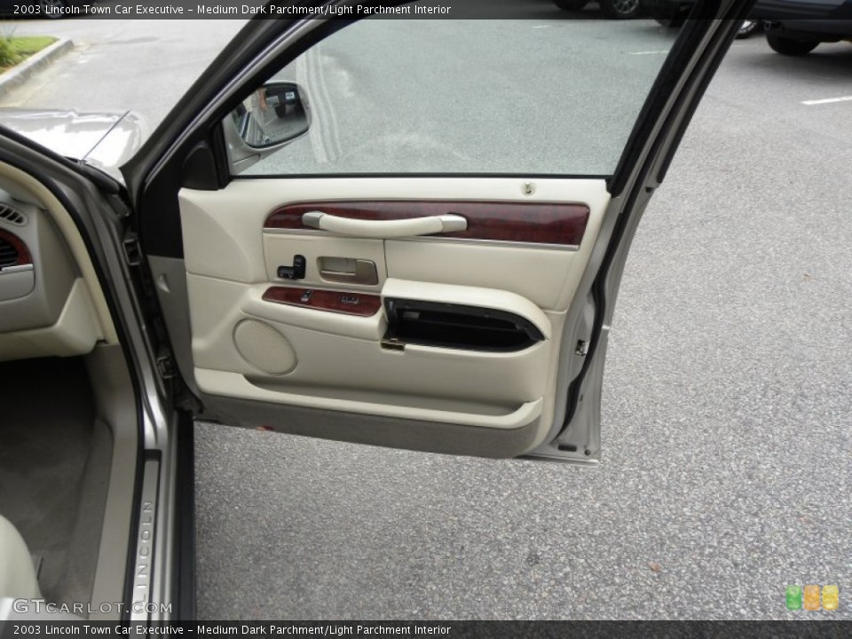 Medium Dark Parchment/Light Parchment Interior Door Panel for the 2003 Lincoln Town Car Executive #53830129
