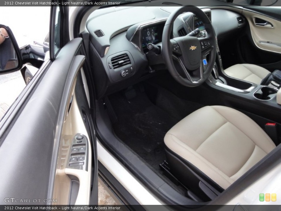 Light Neutral/Dark Accents Interior Photo for the 2012 Chevrolet Volt Hatchback #53838817