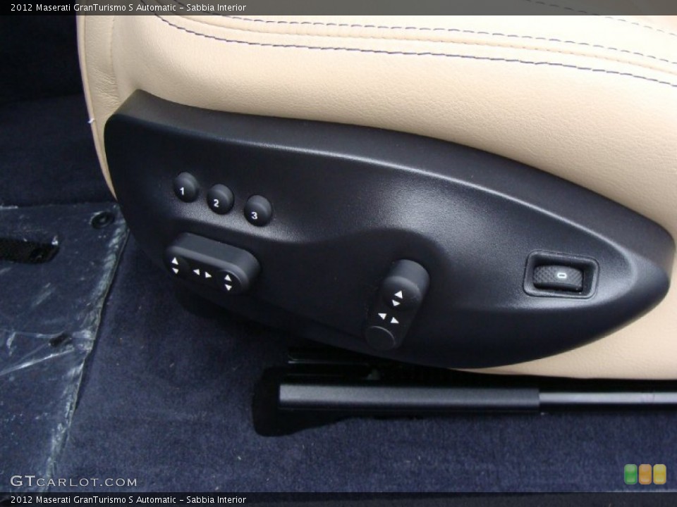 Sabbia Interior Controls for the 2012 Maserati GranTurismo S Automatic #53846511