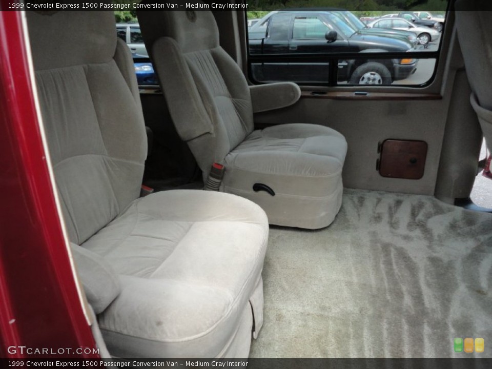 Medium Gray Interior Photo for the 1999 Chevrolet Express 1500 Passenger Conversion Van #53851155