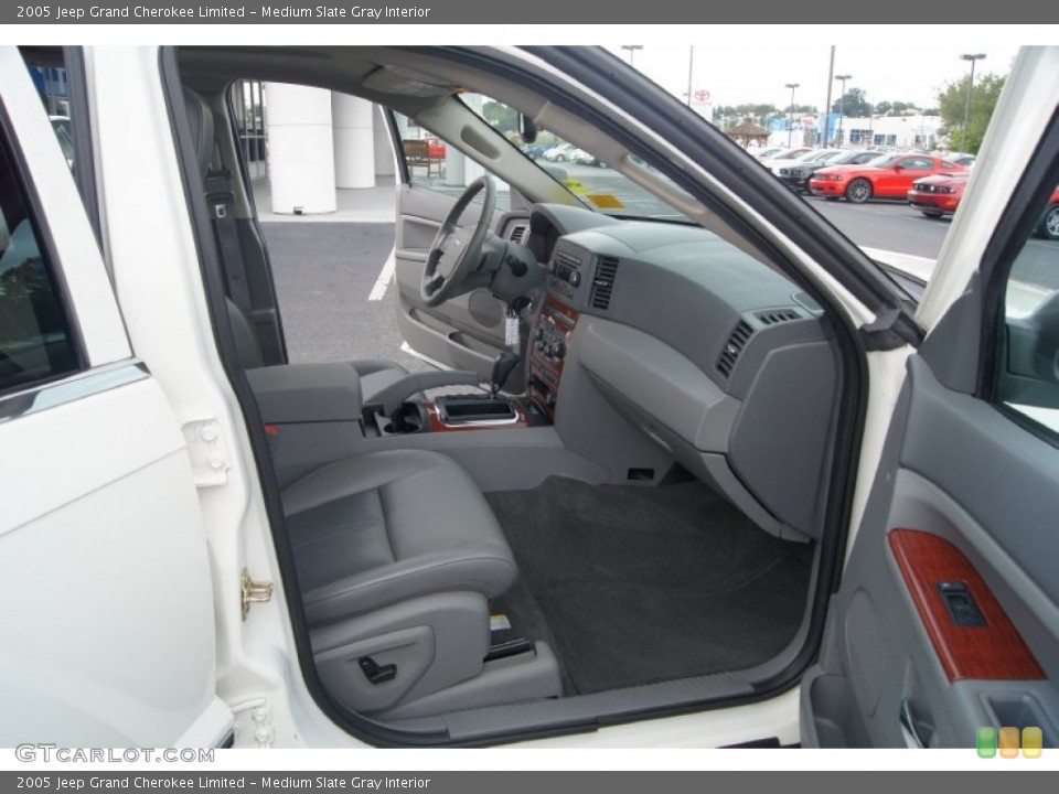 Medium Slate Gray Interior Photo for the 2005 Jeep Grand Cherokee Limited #53855015