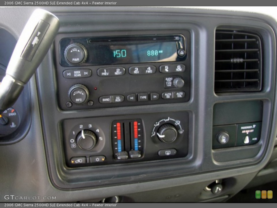 Pewter Interior Audio System for the 2006 GMC Sierra 2500HD SLE Extended Cab 4x4 #53858281