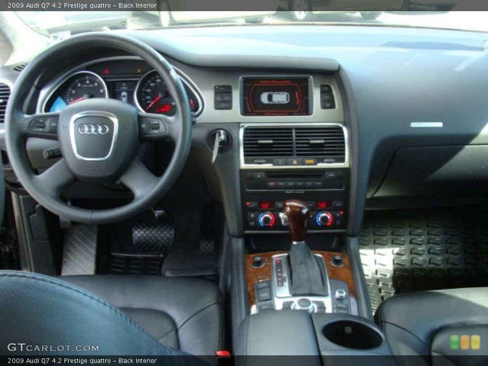 Black Interior Dashboard for the 2009 Audi Q7 4.2 Prestige quattro #53863921