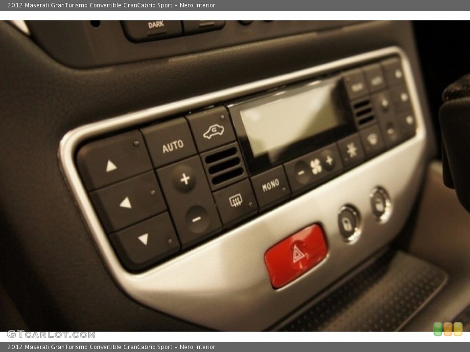 Nero Interior Controls for the 2012 Maserati GranTurismo Convertible GranCabrio Sport #53872102