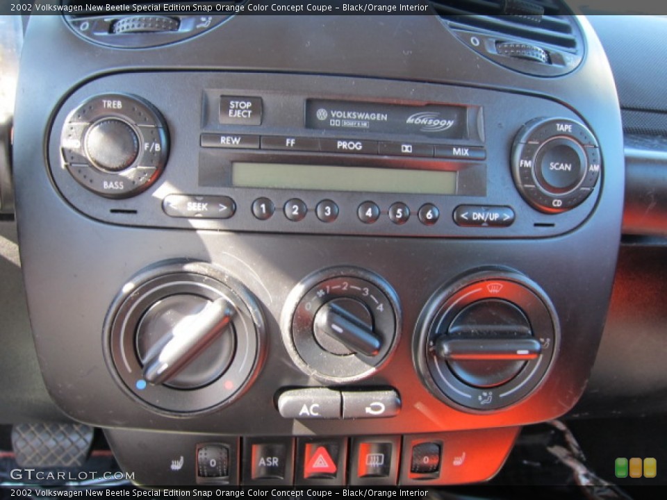 Black/Orange Interior Controls for the 2002 Volkswagen New Beetle Special Edition Snap Orange Color Concept Coupe #53876406