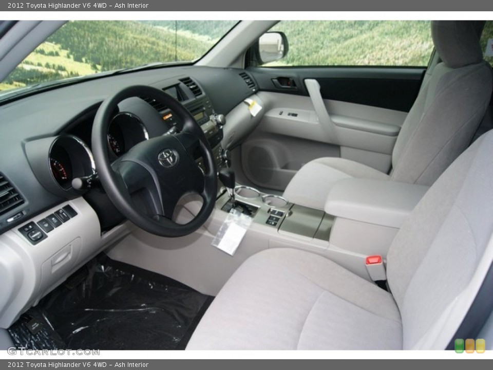 Ash Interior Photo for the 2012 Toyota Highlander V6 4WD #53894637