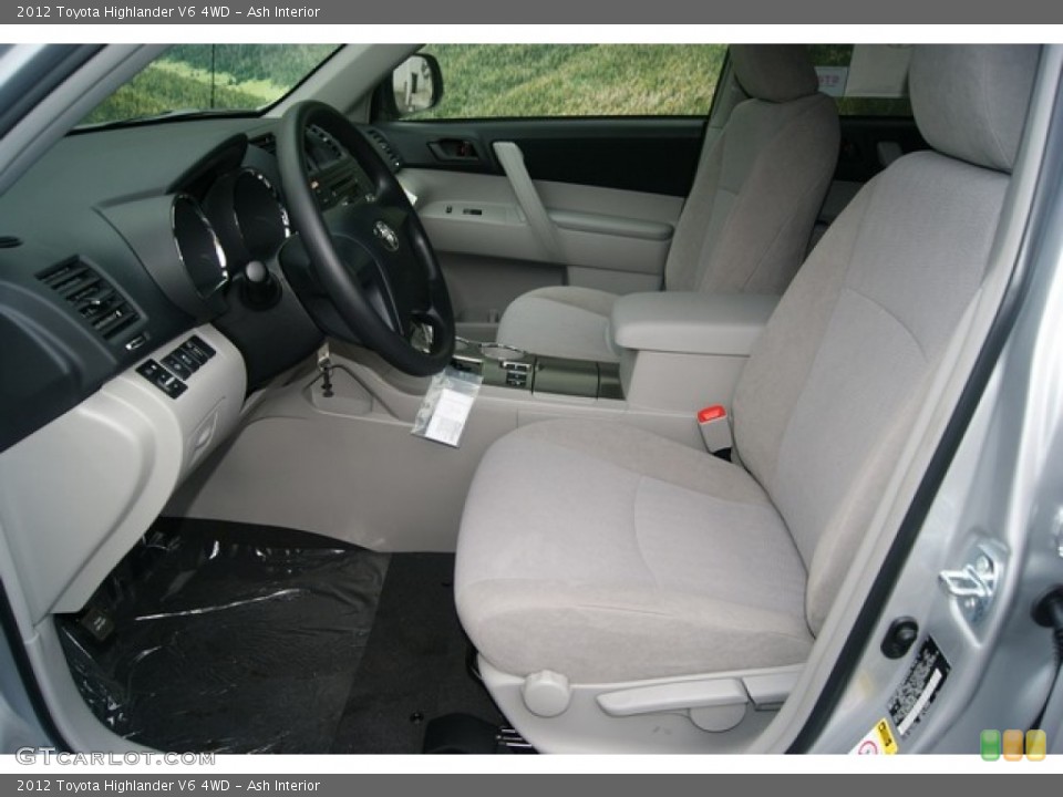 Ash Interior Photo for the 2012 Toyota Highlander V6 4WD #53894642