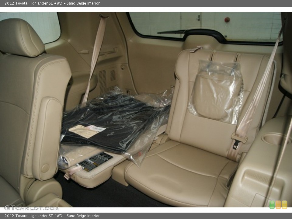 Sand Beige Interior Photo for the 2012 Toyota Highlander SE 4WD #53894960