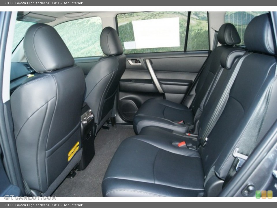 Ash Interior Photo for the 2012 Toyota Highlander SE 4WD #53907445