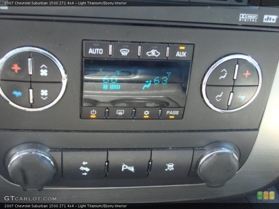 Light Titanium/Ebony Interior Controls for the 2007 Chevrolet Suburban 1500 Z71 4x4 #53909233