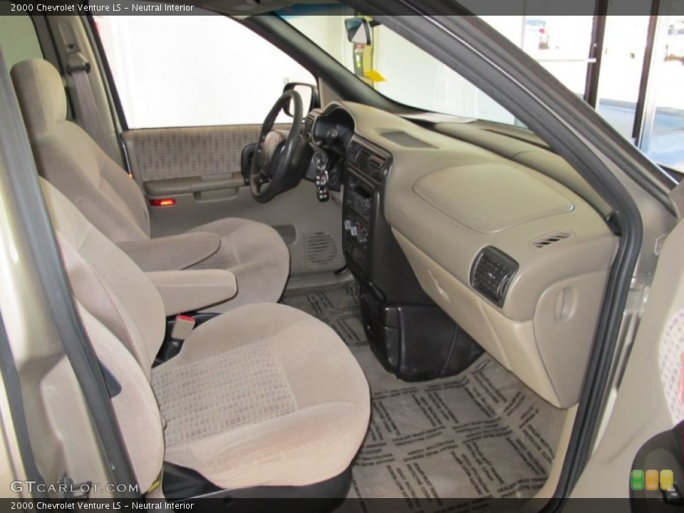 Neutral Interior Photo for the 2000 Chevrolet Venture LS #53909425