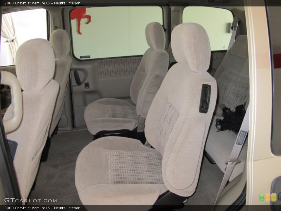 Neutral Interior Photo for the 2000 Chevrolet Venture LS #53909449