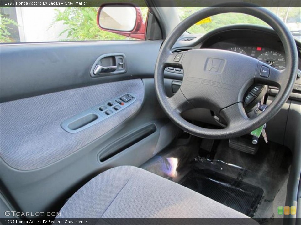 Gray Interior Photo for the 1995 Honda Accord EX Sedan #53912608