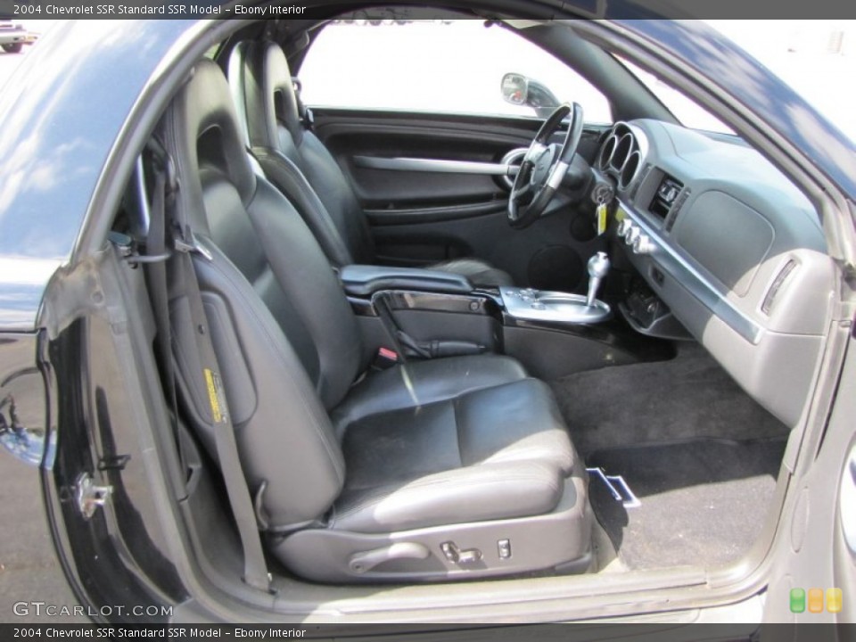 Ebony Interior Photo for the 2004 Chevrolet SSR  #53922241