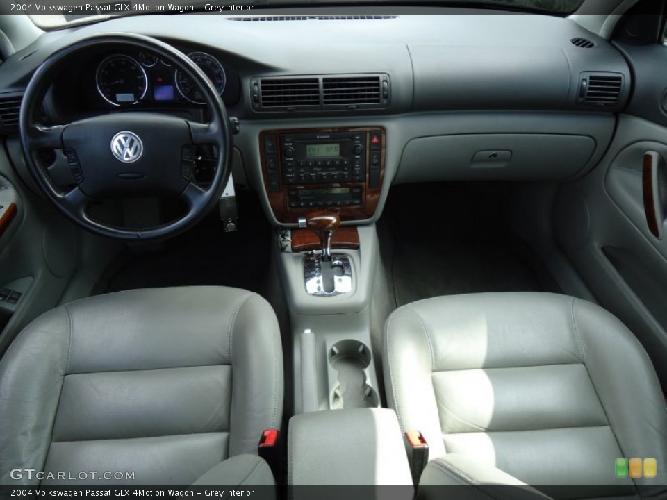 Grey Interior Dashboard for the 2004 Volkswagen Passat GLX 4Motion Wagon #53923726