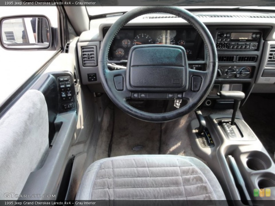 Gray Interior Photo for the 1995 Jeep Grand Cherokee Laredo 4x4 #53943302