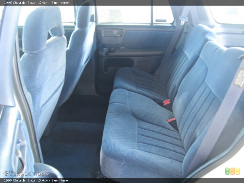 Blue Interior Photo for the 1996 Chevrolet Blazer LS 4x4 #53945651
