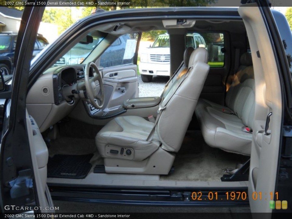 Sandstone Interior Photo for the 2002 GMC Sierra 1500 Denali Extended Cab 4WD #53946524