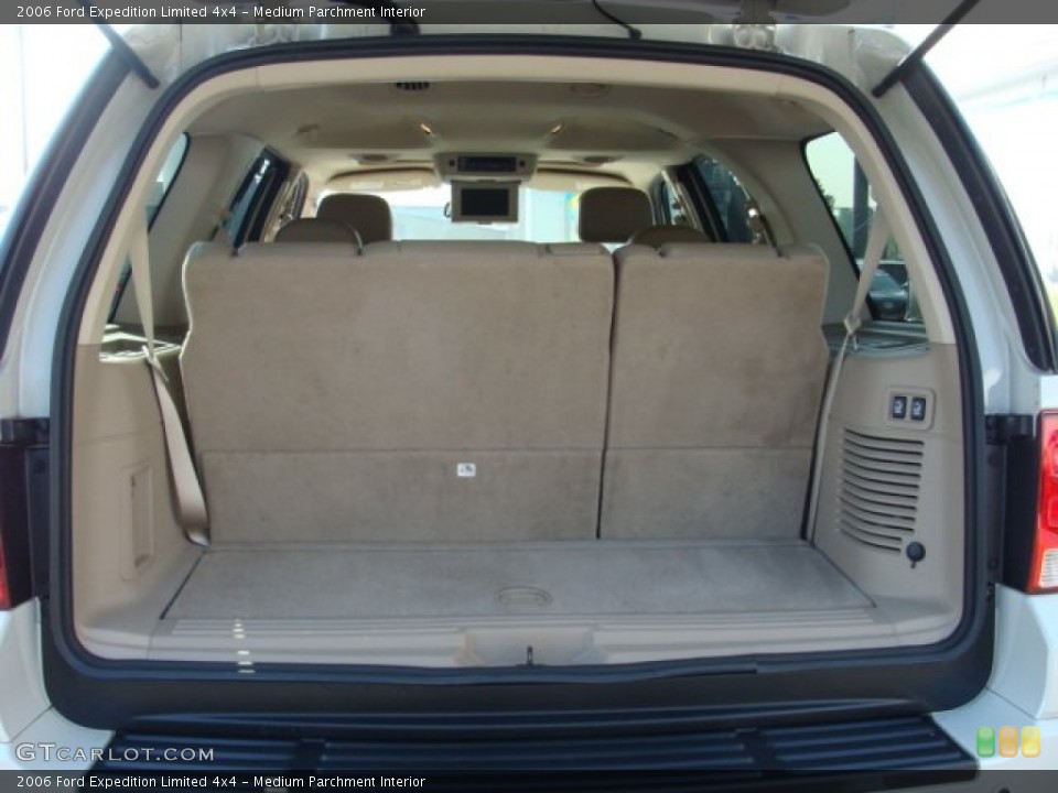 Medium Parchment Interior Trunk for the 2006 Ford Expedition Limited 4x4 #53953118