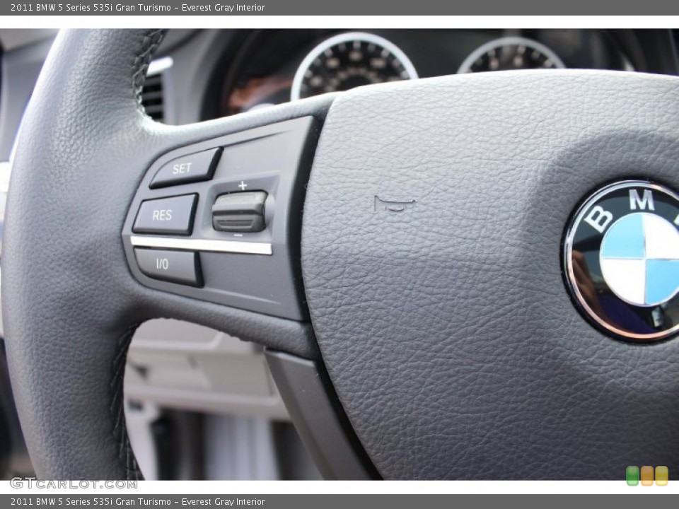 Everest Gray Interior Controls for the 2011 BMW 5 Series 535i Gran Turismo #53955011