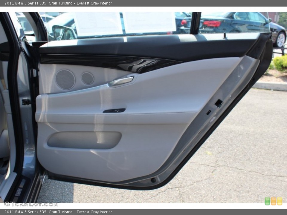 Everest Gray Interior Door Panel for the 2011 BMW 5 Series 535i Gran Turismo #53955086
