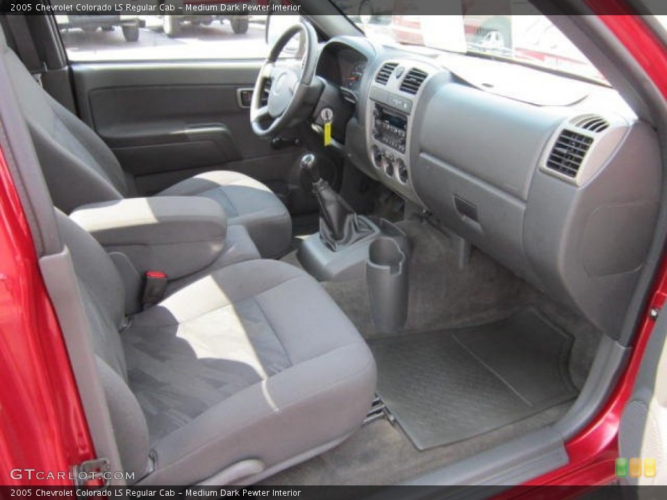 Medium Dark Pewter Interior Photo for the 2005 Chevrolet Colorado LS Regular Cab #53956331