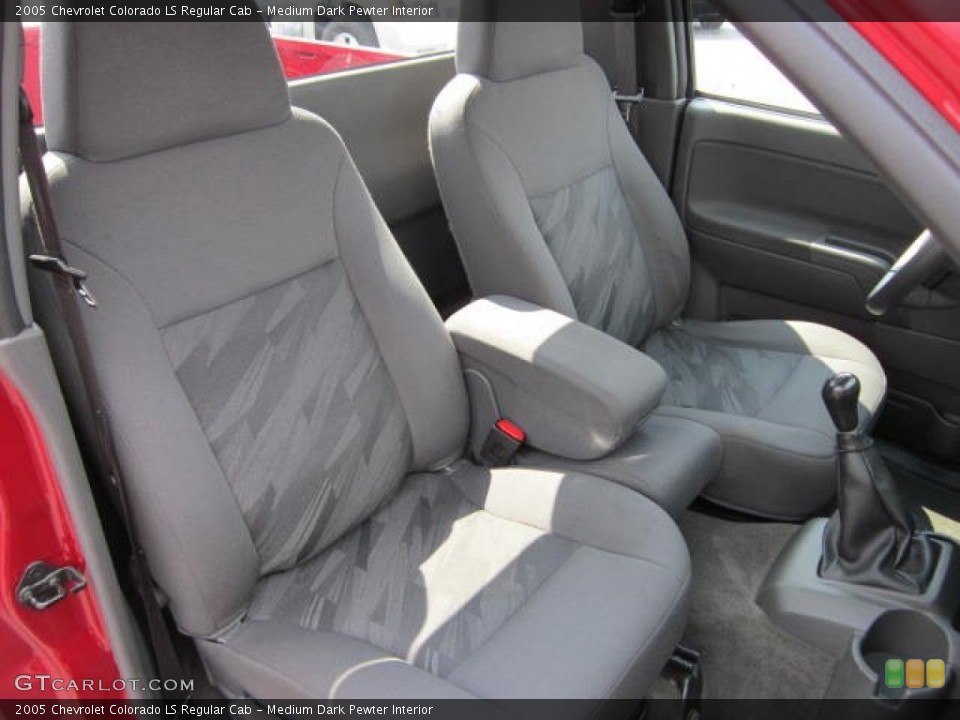 Medium Dark Pewter Interior Photo for the 2005 Chevrolet Colorado LS Regular Cab #53956346