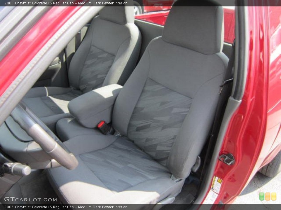 Medium Dark Pewter Interior Photo for the 2005 Chevrolet Colorado LS Regular Cab #53956388