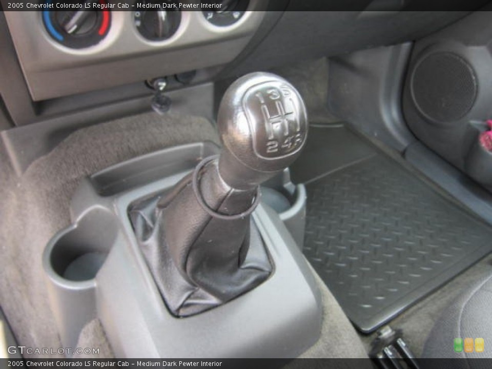 Medium Dark Pewter Interior Transmission for the 2005 Chevrolet Colorado LS Regular Cab #53956397