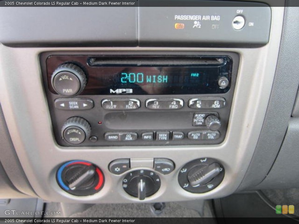 Medium Dark Pewter Interior Audio System for the 2005 Chevrolet Colorado LS Regular Cab #53956406